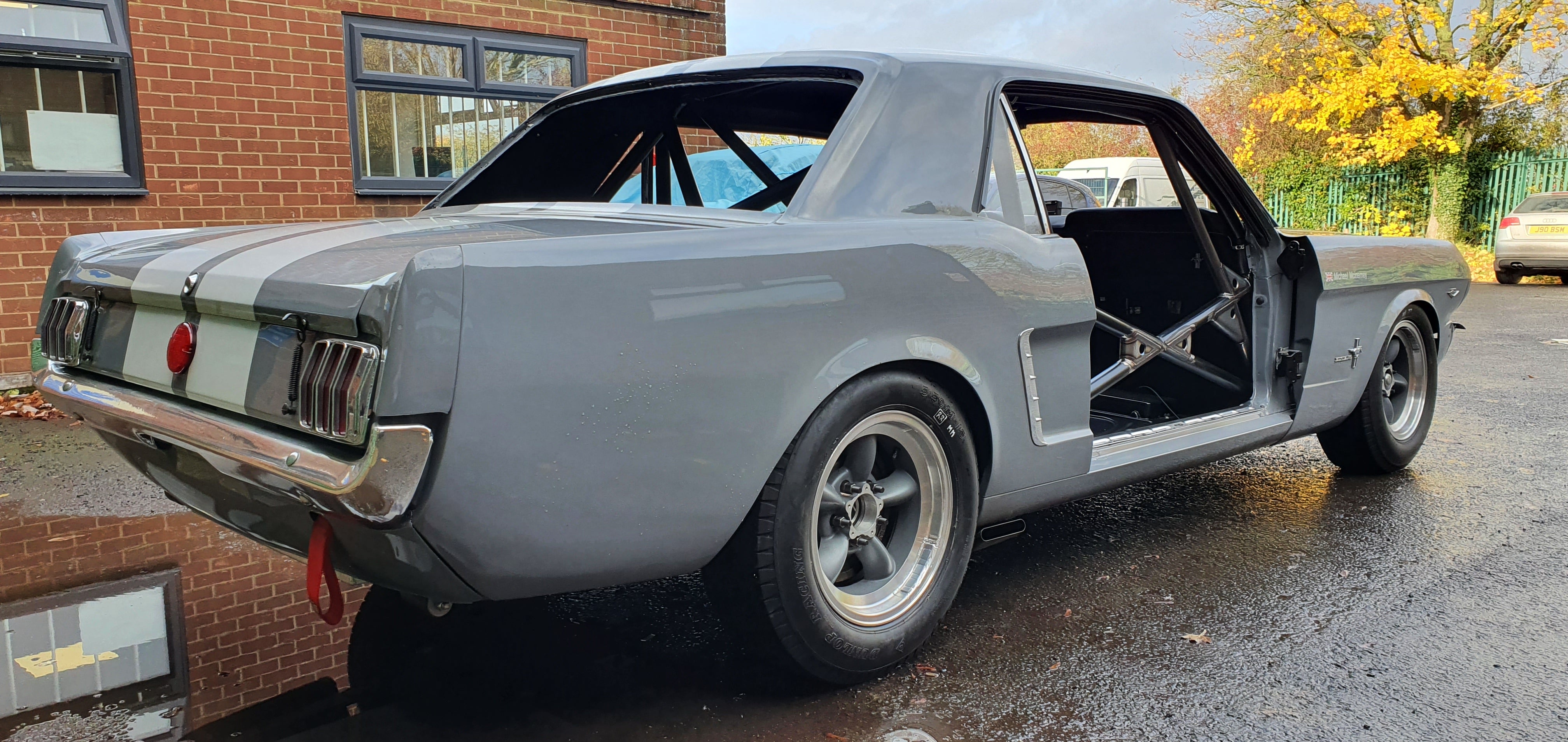 kit de jaula de seguridad FORD Mustang Notchback International T45. Certificado por la FIA