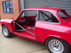 kit de jaula de seguridad T45 histórica ALFA ROMEO 105 GTA. Certificado por el apéndice K de la FIA