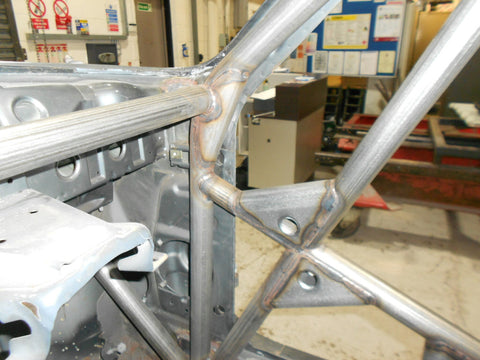BMW E30 25CrM04 Multipoint roll cage. FIA / MSUK certificated 