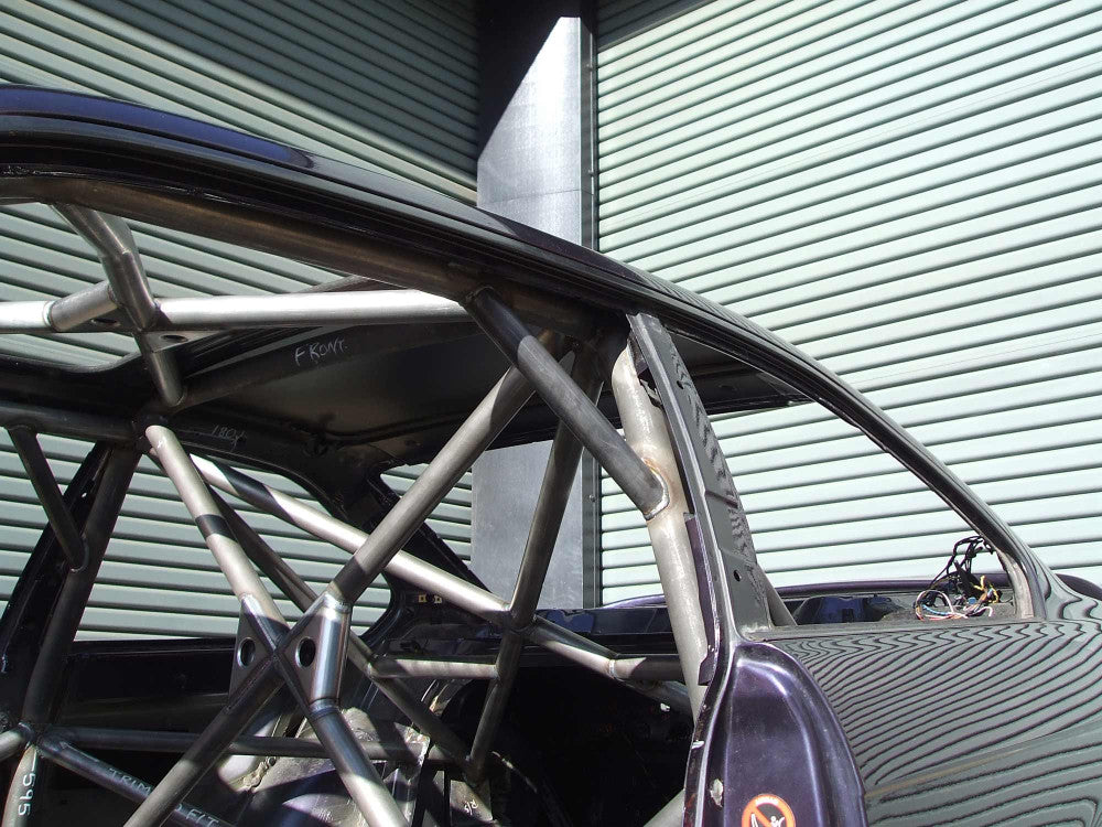 kit de jaula de seguridad multipunto T45 Step 2 internacional para BMW E36 2dr. Certificado por la FIA