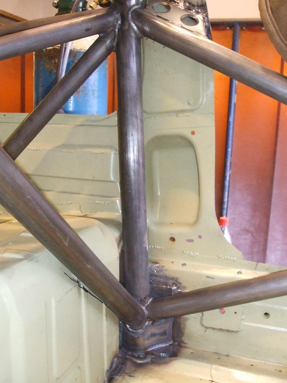 Kit de jaula de seguridad multipunto T45 Compact International BMW E36. Certificado por la FIA