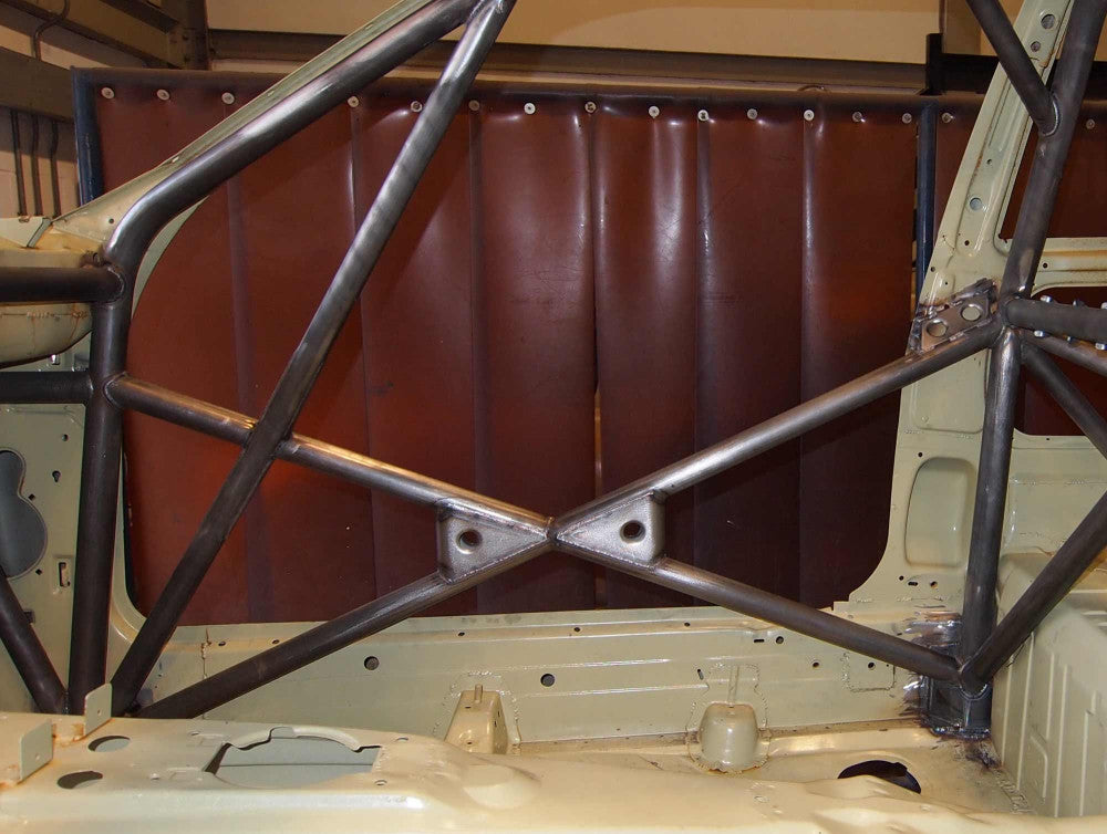 Kit de jaula de seguridad multipunto T45 Compact International BMW E36. Certificado por la FIA