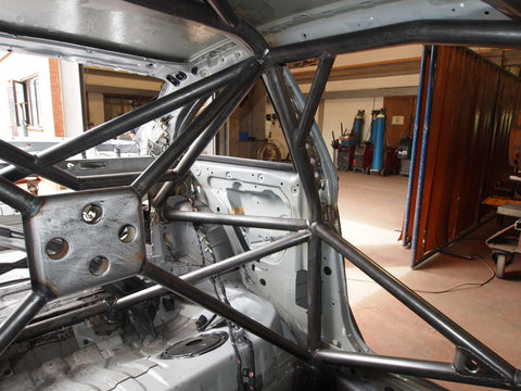 BMW E46 2dr International Multipoint T45 roll cage kit. FIA Certificated 