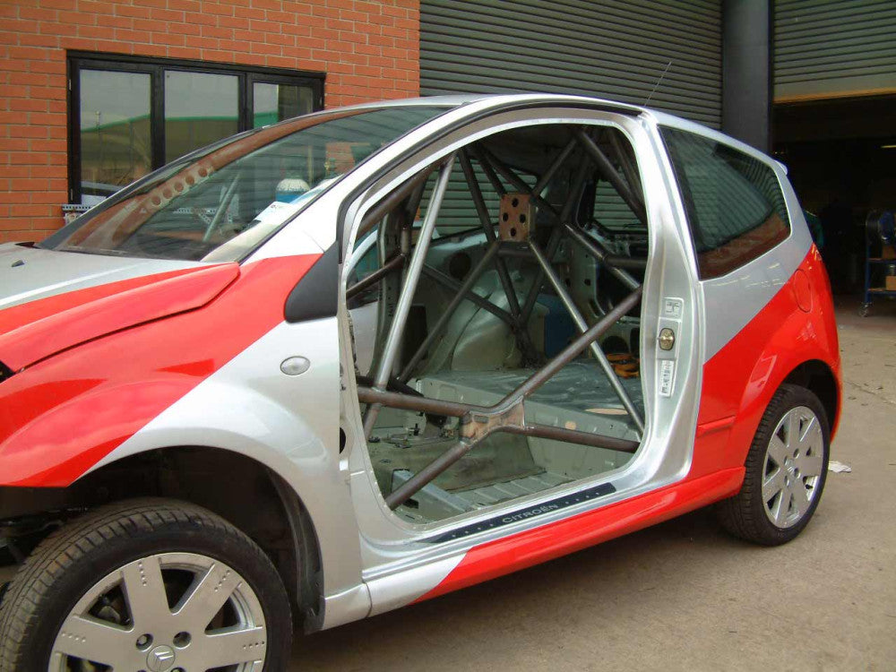 Kit de jaula de seguridad multipunto T45 para CITROEN C2. Certificado por la FIA