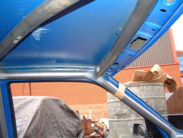 Kit de jaula de seguridad multipunto T45 para CITROEN Saxo International. Certificado por FIA / MSUK