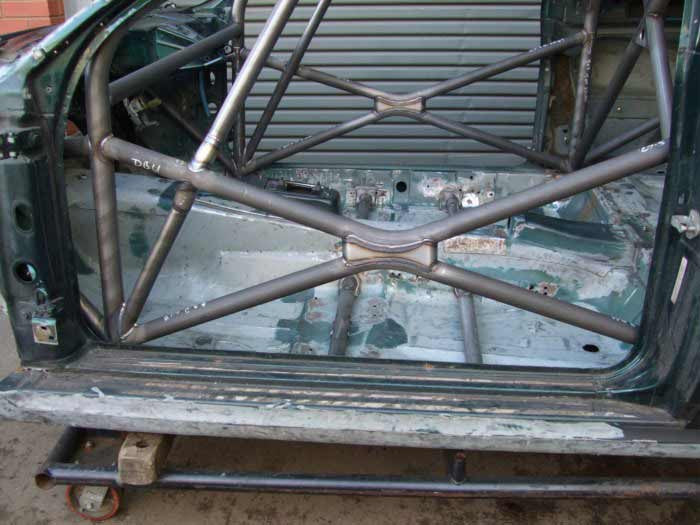 kit de jaula de seguridad multipunto T45 FORD Escort Cosworth Internacional. Certificado por la FIA