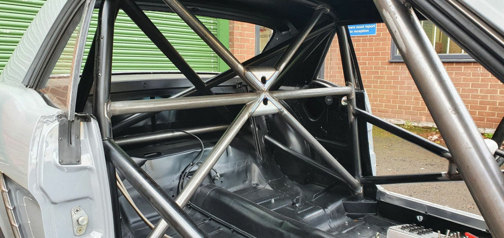 kit de jaula de seguridad FORD Mustang Notchback International T45. Certificado por la FIA