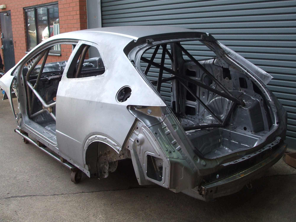 Kit de jaula antivuelco multipunto T45 internacional para Honda Civic Inc. Type R FN2 2007 (Carrera). Certificado por la FIA/MSUK.