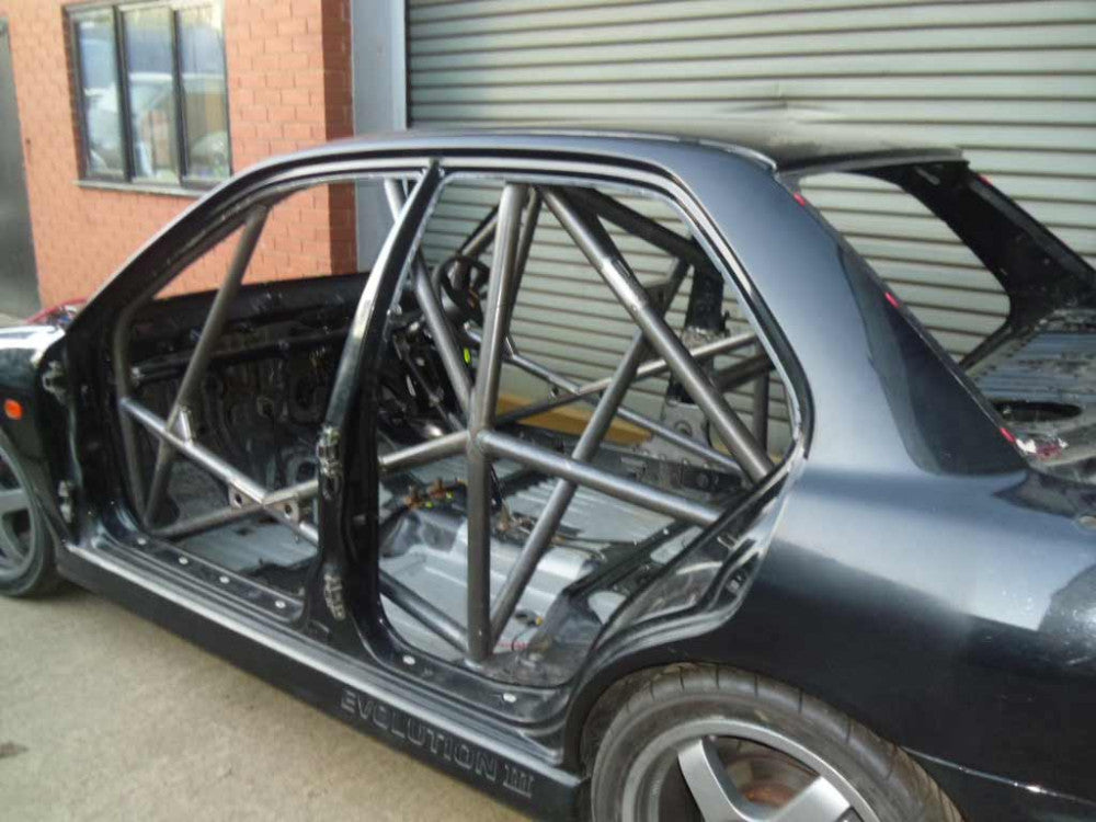 Kit de jaula de seguridad multipunto T45 para MITSUBISHI Lancer EVO 3. Certificado por la FIA