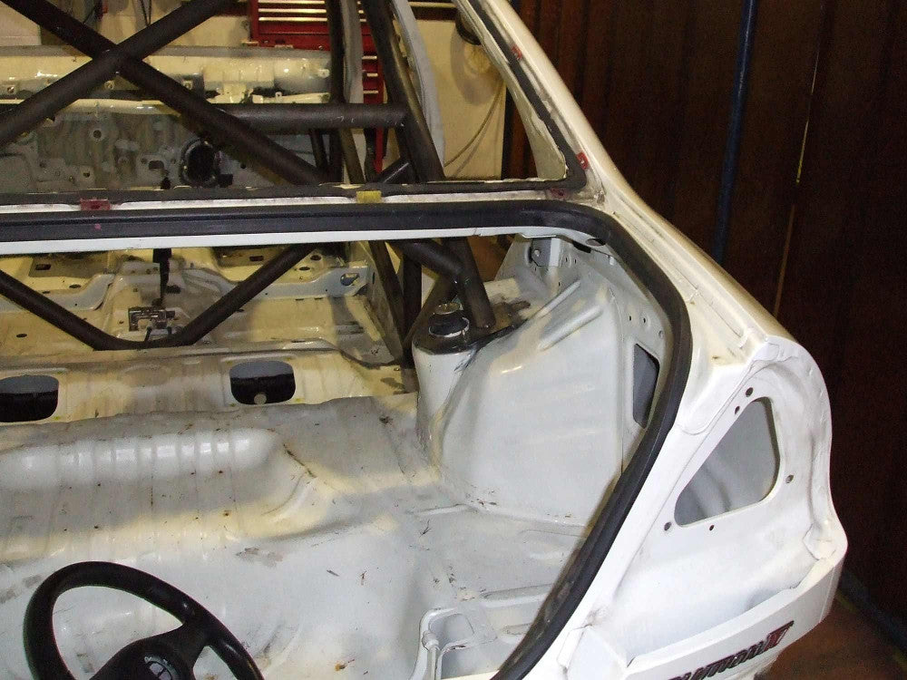 Kit de jaula de seguridad multipunto T45 para MITSUBISHI Lancer EVO 4. Certificado por la FIA