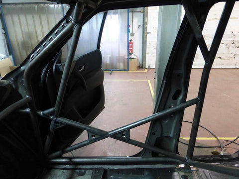 NISSAN Patrol Y62 International Multipoint T45 roll cage kit. FIA Certificated 