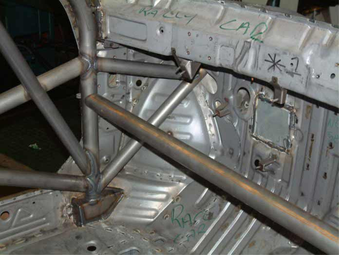 kit de jaula de seguridad multipunto CDS ROVER 25 International. Certificado por la FIA