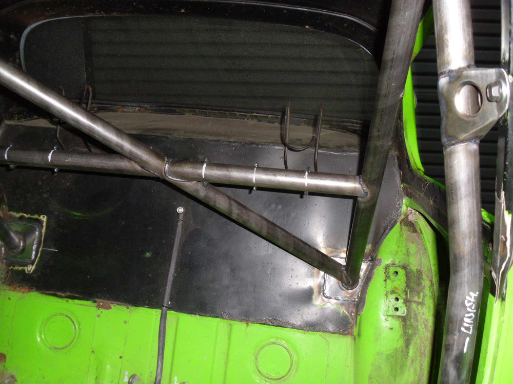 Kit de jaula de seguridad para SAAB 96 Historic CDS. Cumple con MS UK según el Apéndice K