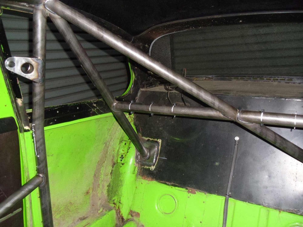 Kit de jaula de seguridad T45 histórico para SAAB 96. Cumple con el Anexo K de MS UK