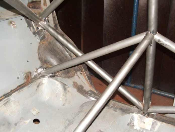 Kit de jaula de seguridad SIMCA Rallye Historic CDS. Cumple con MS UK según el Apéndice K