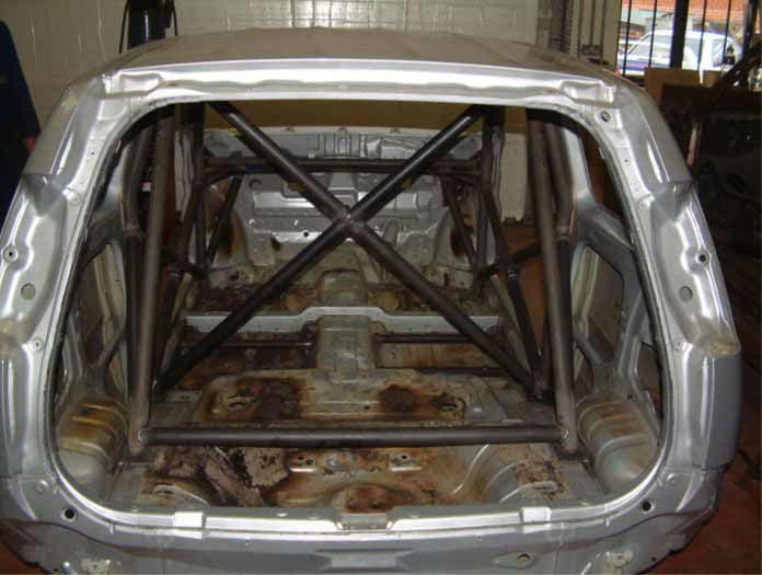 Kit de jaula de seguridad multipunto T45 para SUZUKI Ignis International. Certificado por la FIA