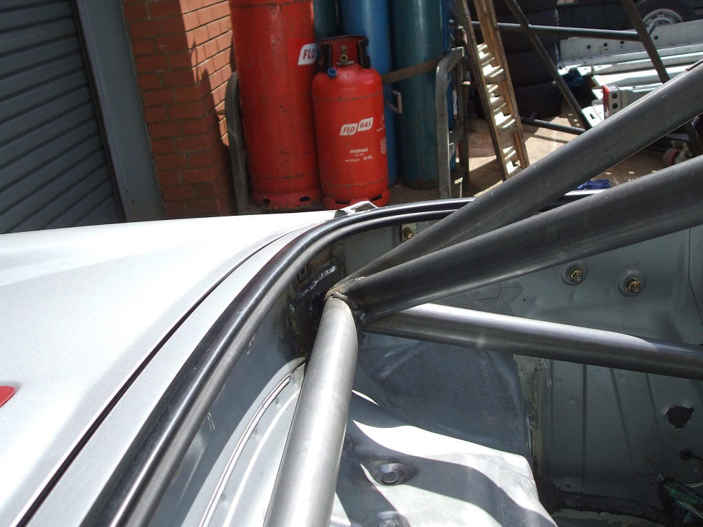 Kit de jaula antivuelco multipunto T45 para Toyota MR2 Mk3 00-07. Cumple con la normativa MS UK.