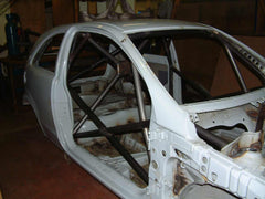 Kit de jaula antivuelco multipunto T45 para VAUXHALL Corsa C 00 International. Certificado por la FIA.