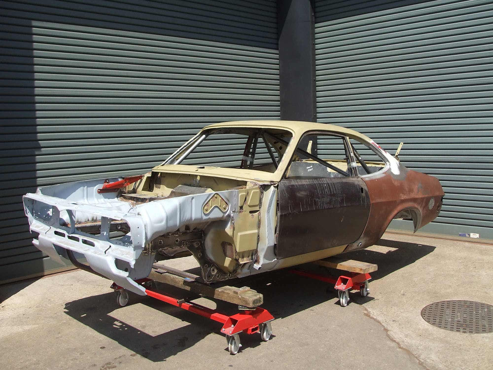 Kit de jaula antivuelco CDS para VAUXHALL Firenza Historic. Cumple con el Apéndice K de MS UK.