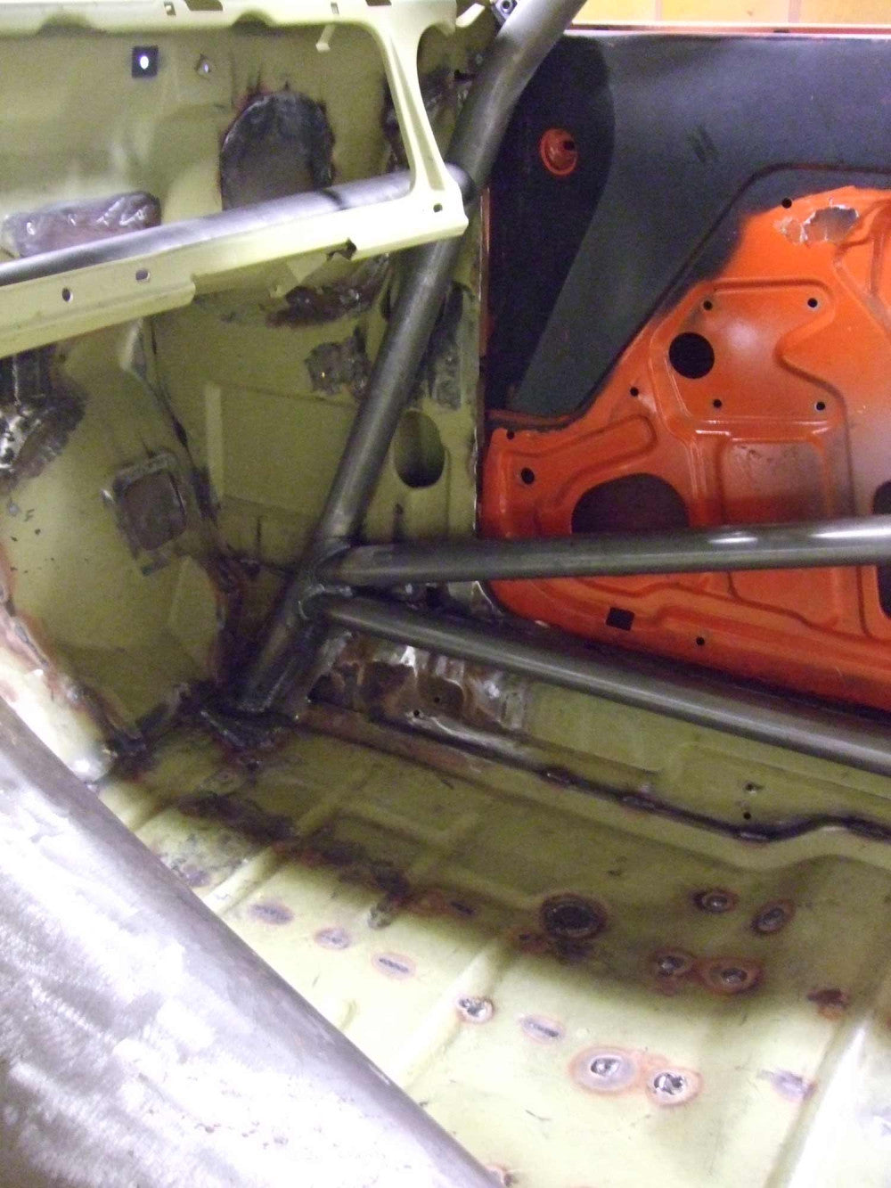 Kit de jaula antivuelco para VAUXHALL Firenza Historic T45. Cumple con el Apéndice K de MS UK.