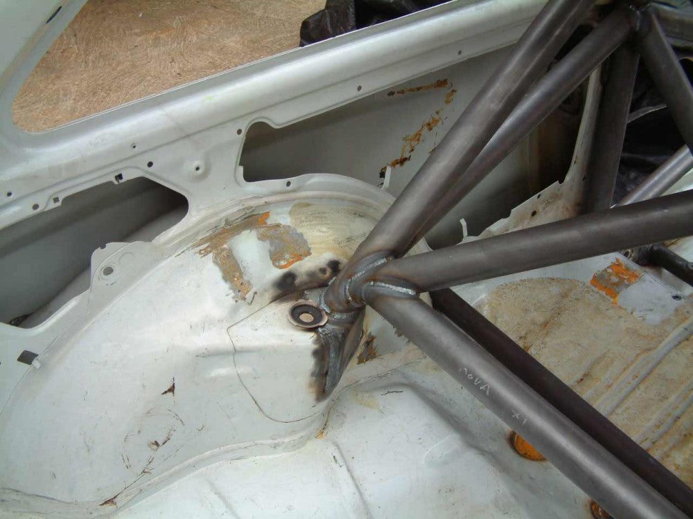 Kit de jaula antivuelco CDS multipunto para VAUXHALL Nova International. Certificado por la FIA.