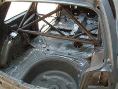 Kit de jaula antivuelco multipunto CDS internacional para Volkswagen Golf Mk4. Certificado por la FIA.