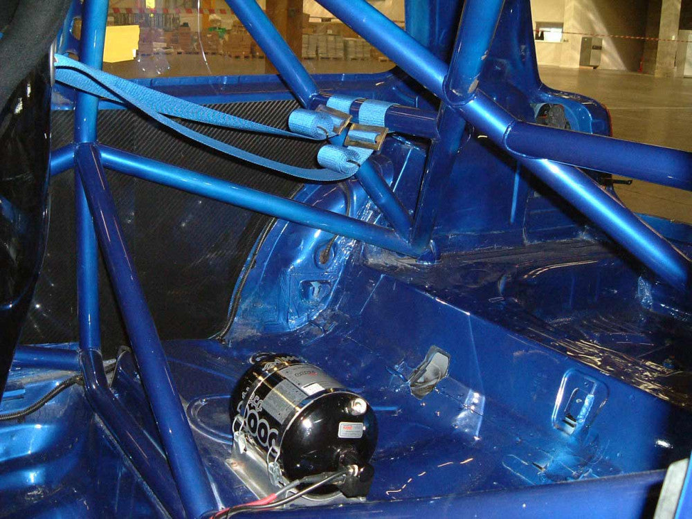 Kit de jaula antivuelco multipunto internacional T45 para Volkswagen Golf Mk4 R32. Certificado por la FIA.