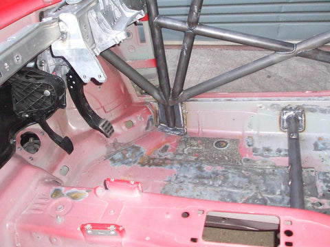 VOLKSWAGEN Golf Mk5 International Multipoint T45 roll cage kit. FIA Certificated 